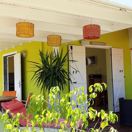 Mini-Villa Entre Montagne Et Mer Goyave Экстерьер фото