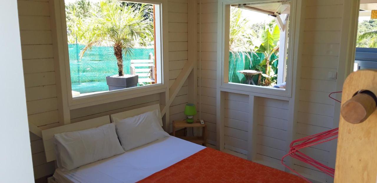 Mini-Villa Entre Montagne Et Mer Goyave Экстерьер фото