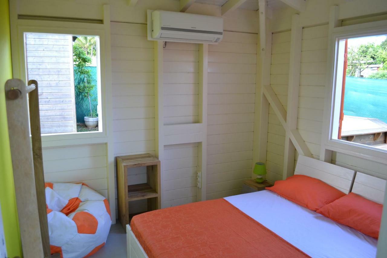 Mini-Villa Entre Montagne Et Mer Goyave Экстерьер фото